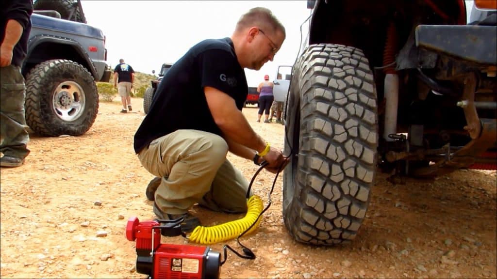 How to Use an Air Compressor (6 Easy Steps) Rugged Driving